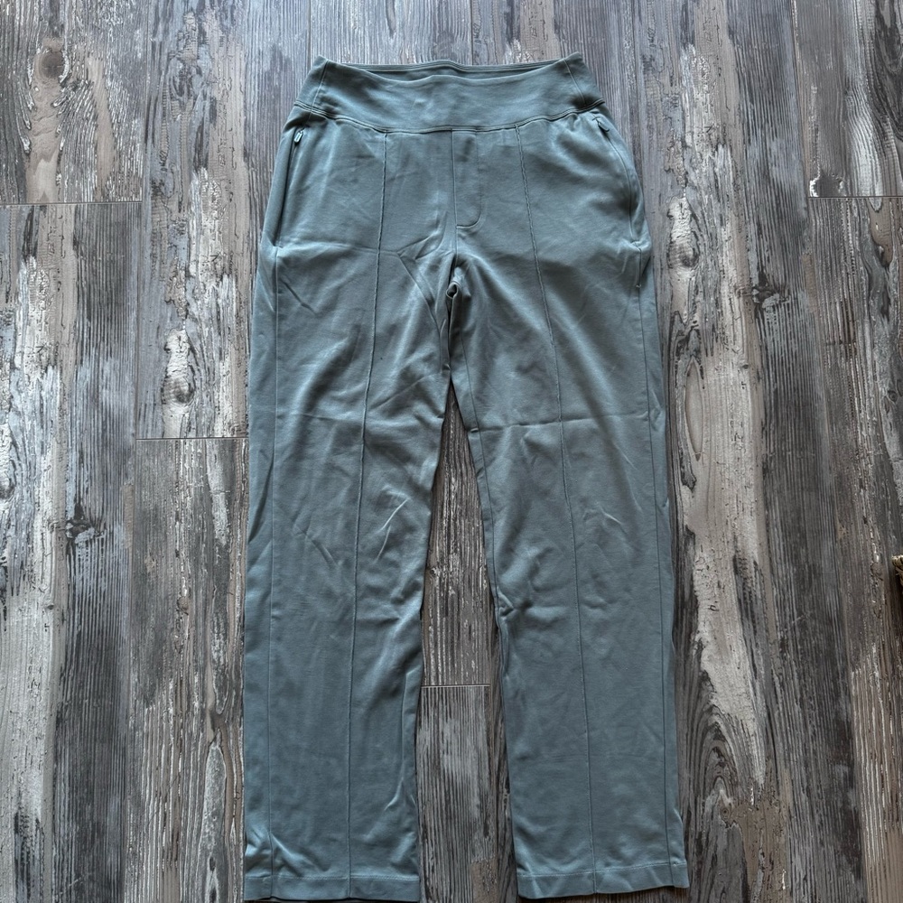 Women’s Athleta Eastbound Straight Pants Sage Green Size 4 Elastic Waistband